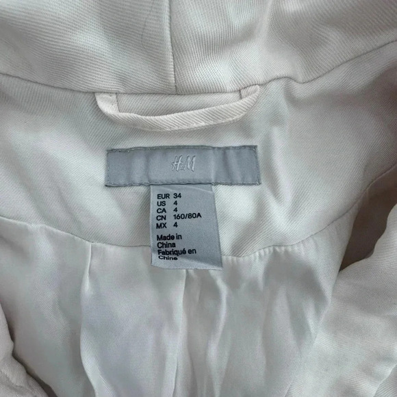 H&M Cream Blazer with Pockets Business Casual Office Jacket, size 4 or Small - Picture 5 of 10